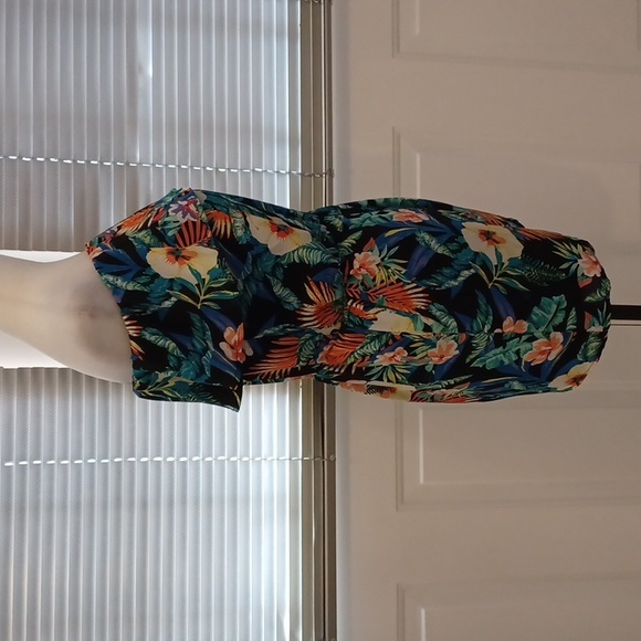 4/$60 Floral Strapless Romper - Size Small - Picture 3 of 6